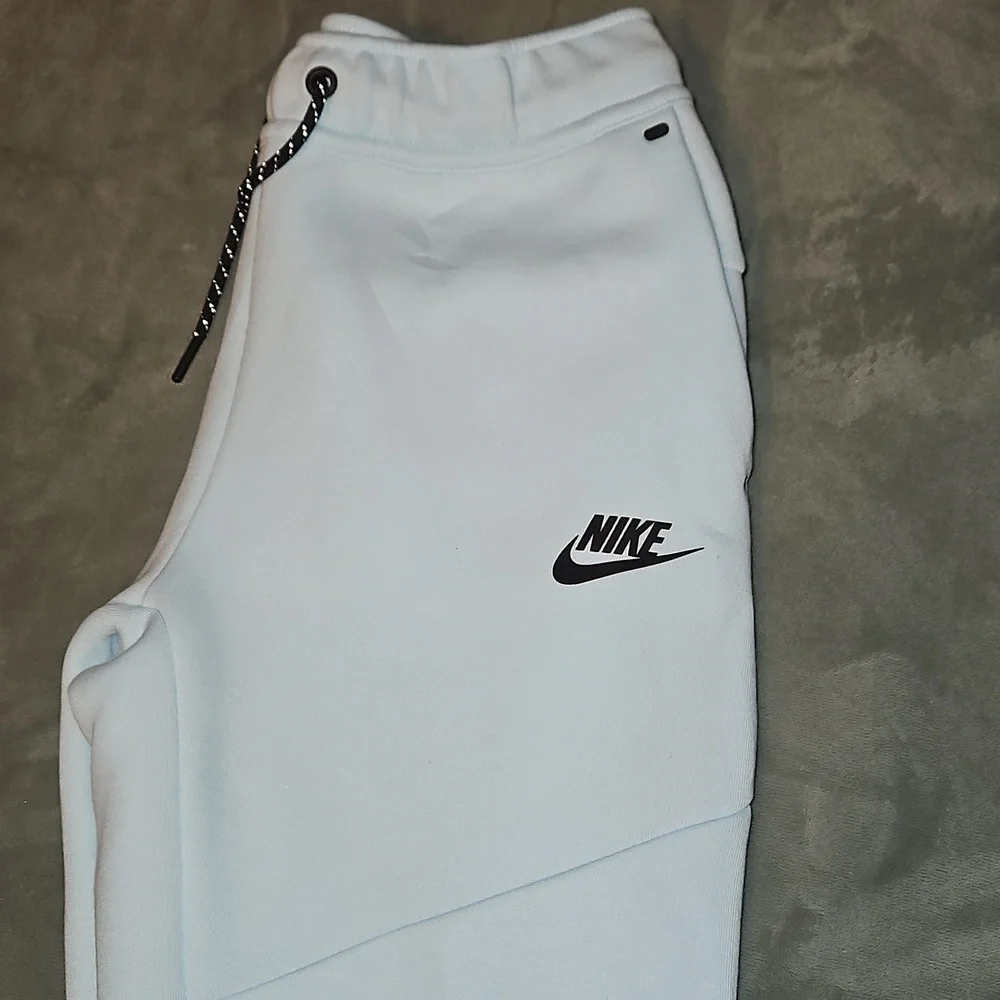 Nike Sportswear Tech Fleece Big Boys' Pants - Picture 4 of 7